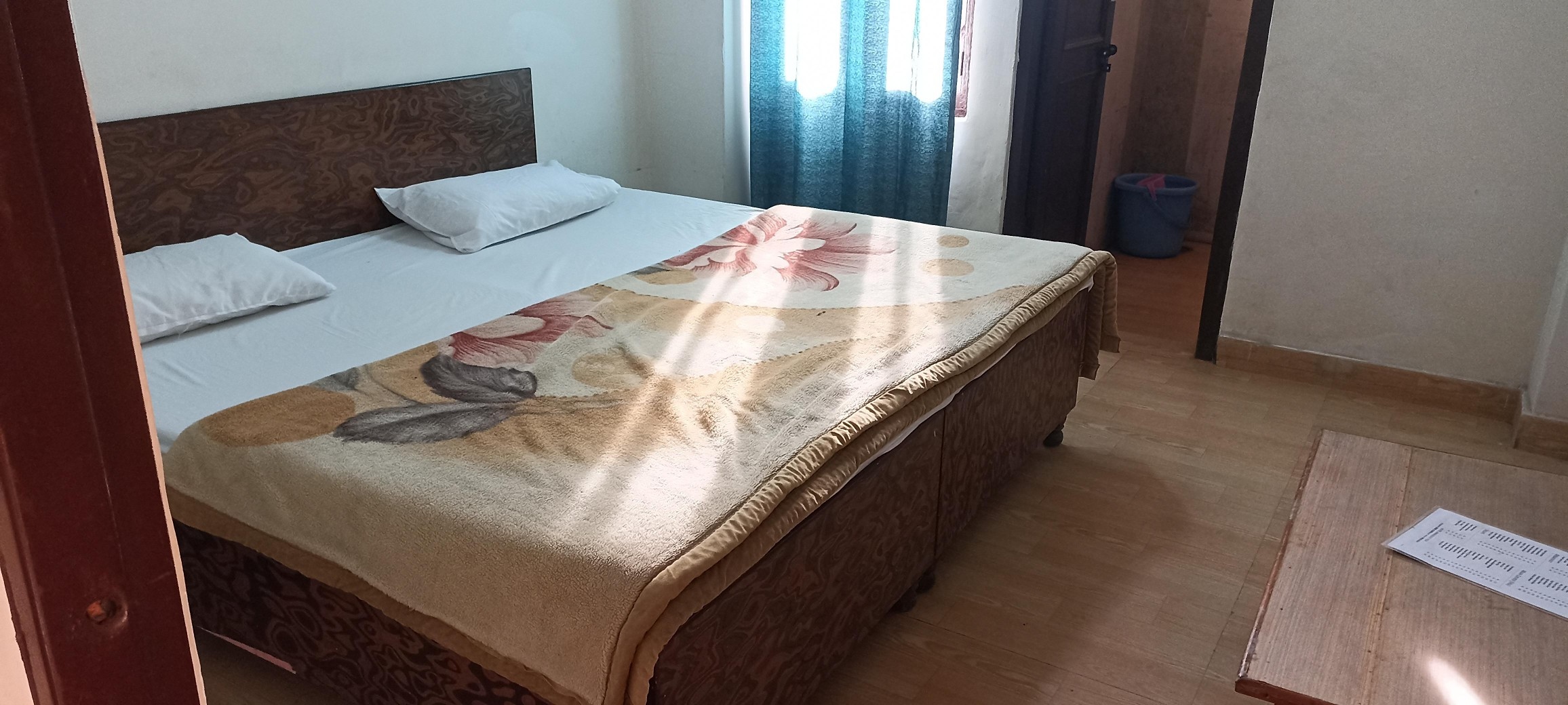 Semi Deluxe Room
