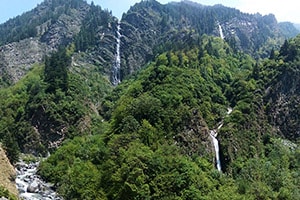 kaksen bhagsen waterfalls1 min